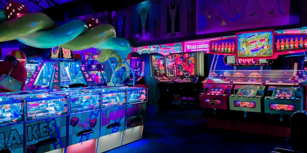 宏伟的世界杯主办体育场馆内部全景，座无虚席